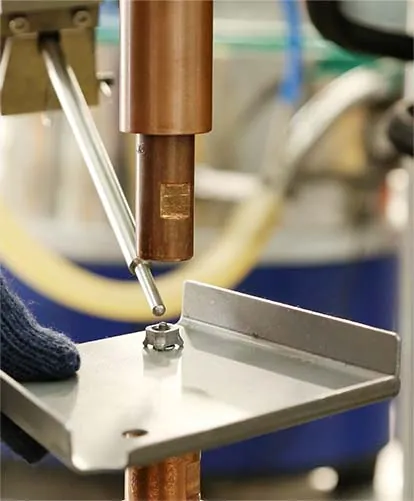 industrial weld nut and bolt feeding system for automotive production